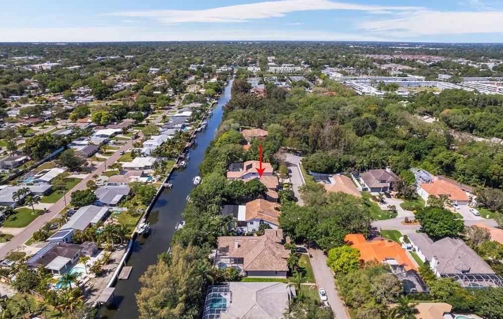 520 Bay Laurel Ct, Saint Petersburg FL  33703-3130 exterior