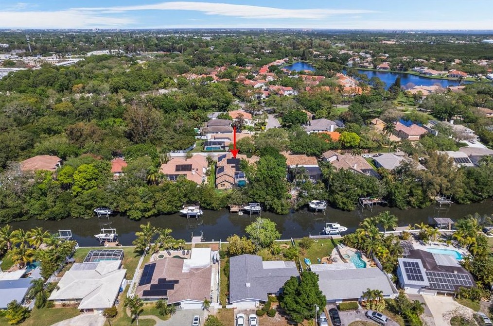 520 Bay Laurel Ct, Saint Petersburg FL  33703-3130 exterior