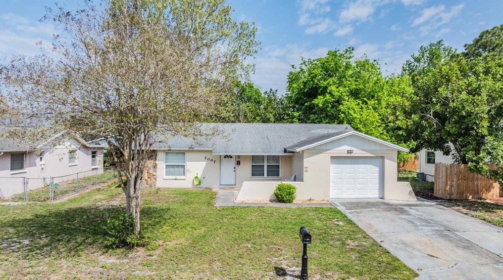 7007 Fairfax Dr, Port Richey FL  34668-5605 exterior