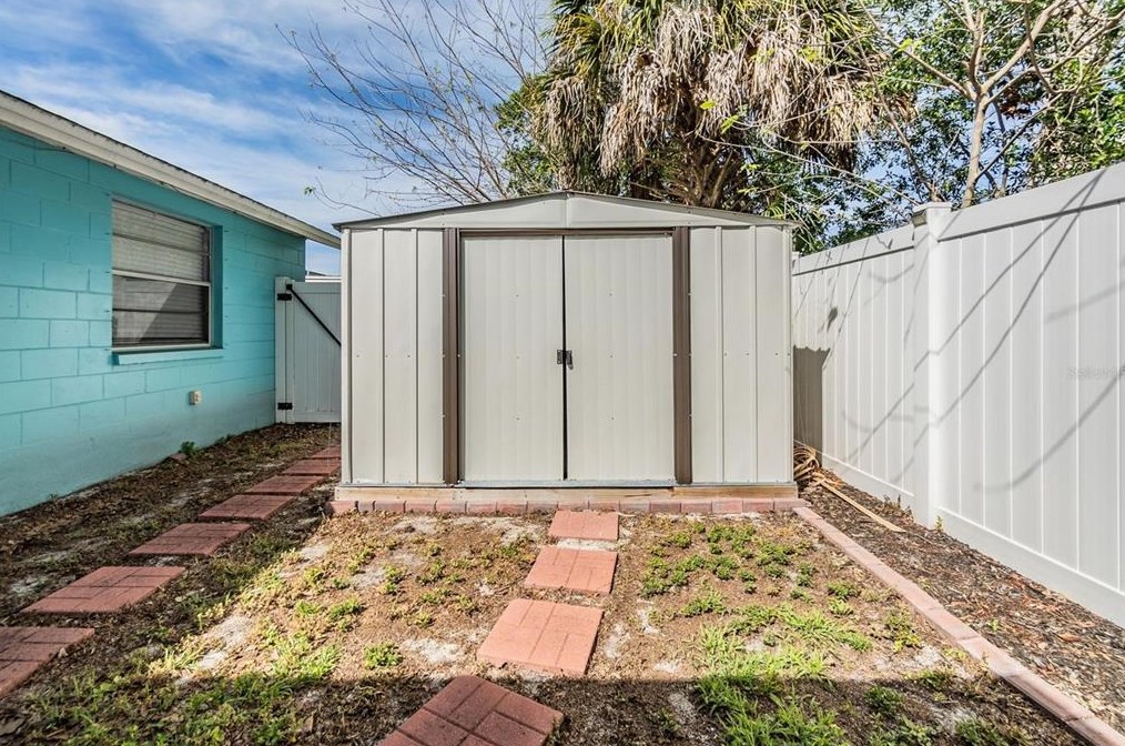 7007 Fairfax Dr, Port Richey FL  34668-5605 exterior