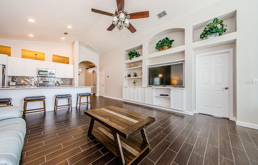 2650 Sierra Vista Way, Tarpon Springs FL  34691-7840 exterior