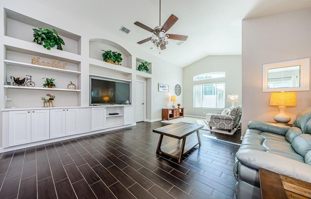 2650 Sierra Vista Way, Tarpon Springs FL  34691-7840 exterior