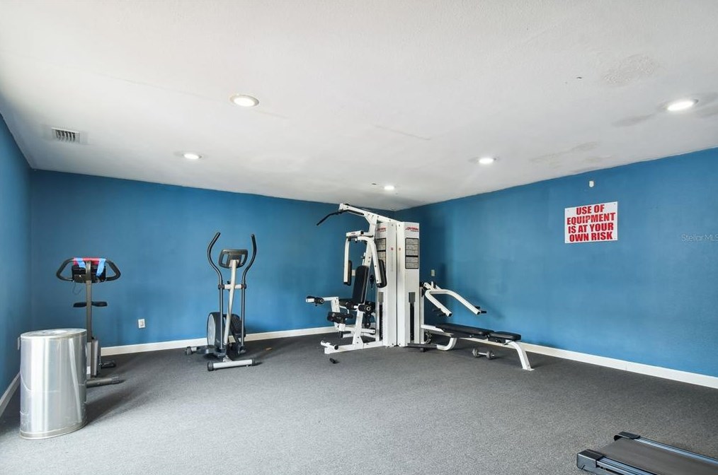 200 Country Club Dr, Largo FL  33771-2224 exterior