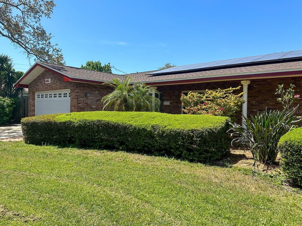 641 La Plaza Ave, Saint Petersburg FL  33707-2223 exterior