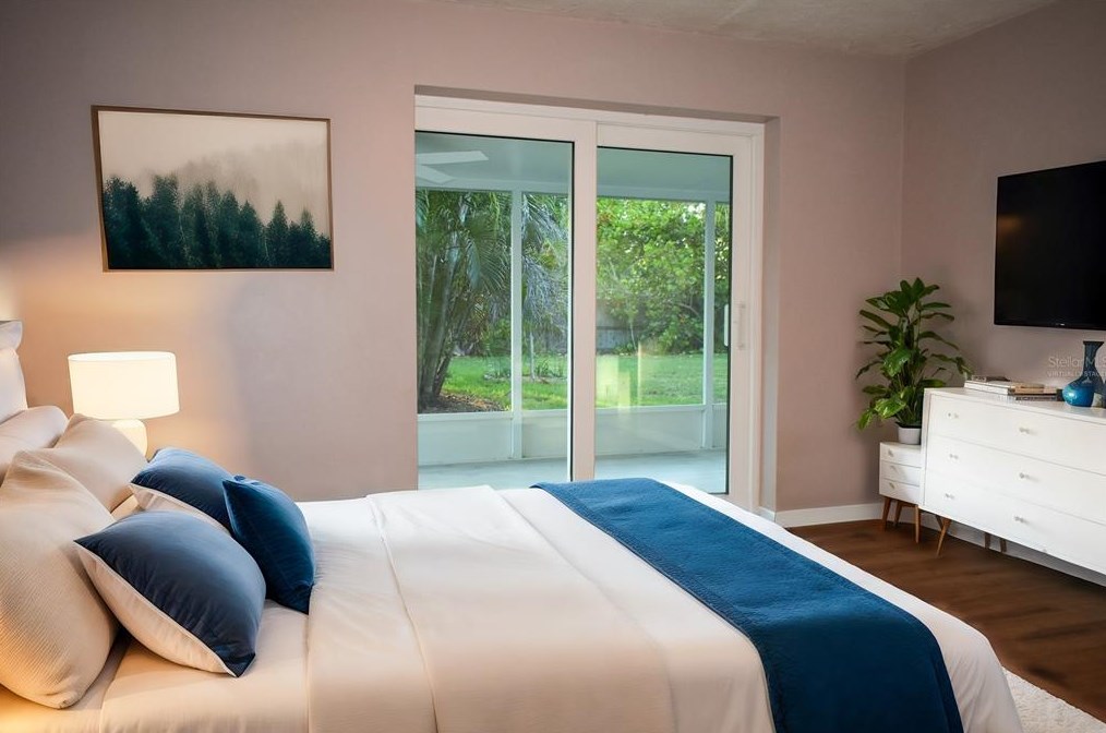 641 La Plaza Ave, Saint Petersburg FL  33707-2223 exterior