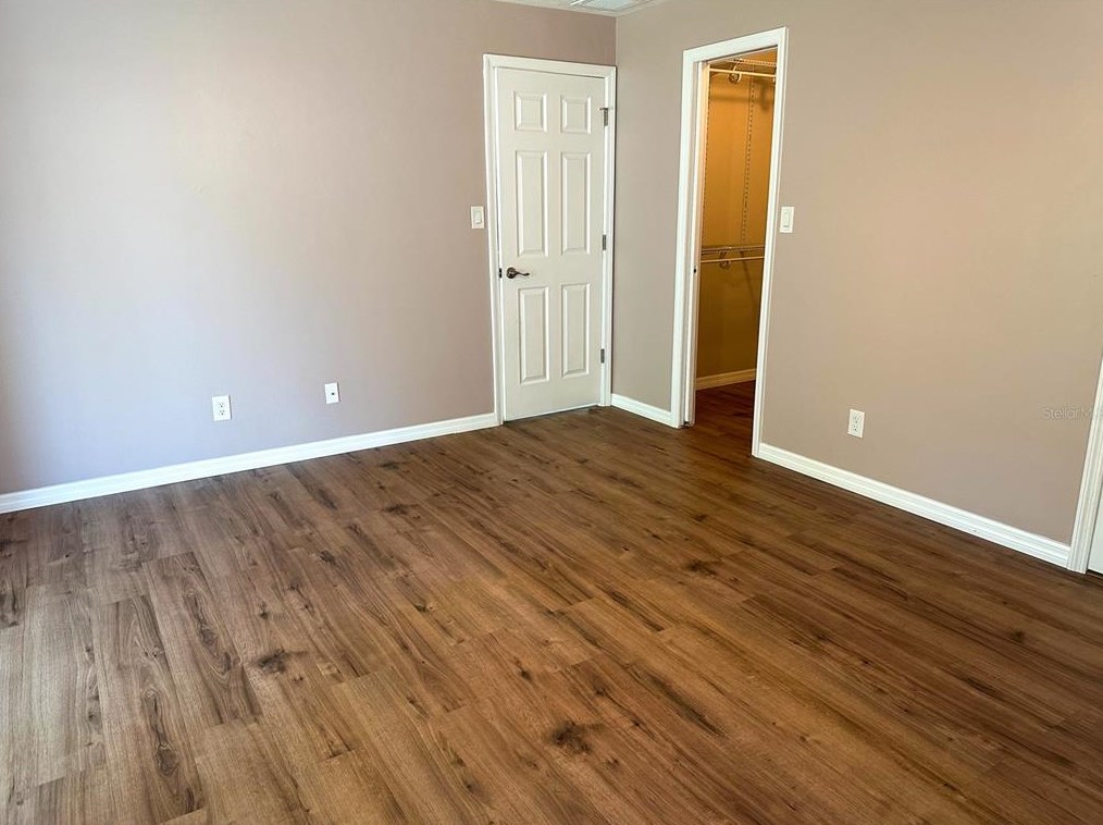 641 La Plaza Ave, Saint Petersburg FL  33707-2223 exterior