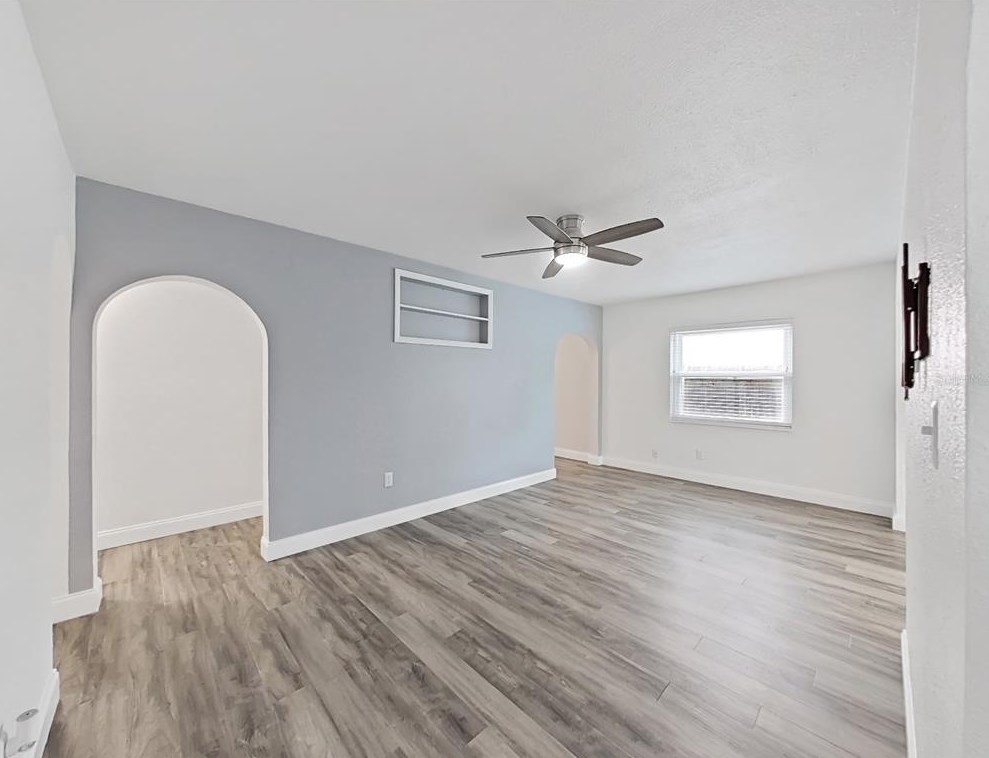 4050 31st Ave, Saint Petersburg FL  33713-2218 exterior