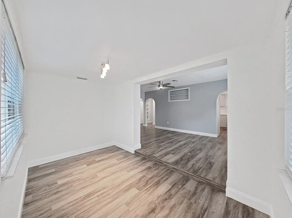 4050 31st Ave, Saint Petersburg FL  33713-2218 exterior