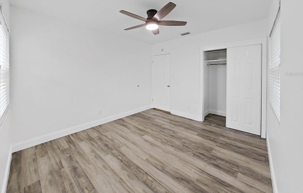 4050 31st Ave, Saint Petersburg FL  33713-2218 exterior