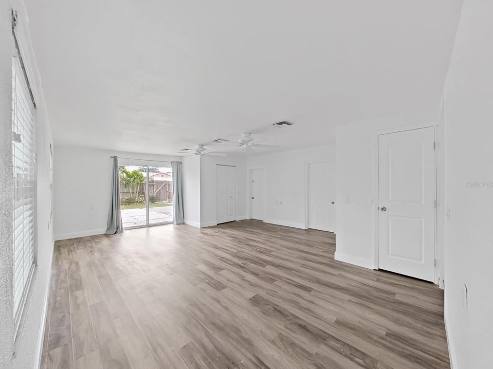 4050 31st Ave, Saint Petersburg FL  33713-2218 exterior