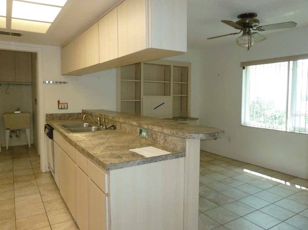 2076 Ridgecrest Dr, Dunedin FL  34698-6539 exterior