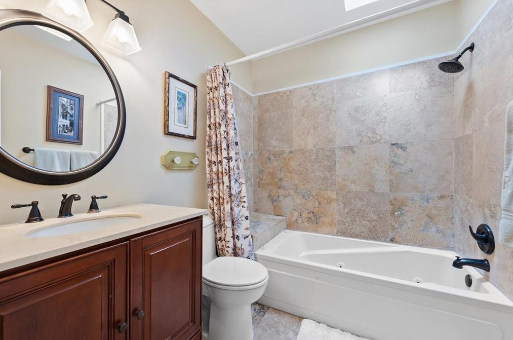 1071 45th Ave, Saint Petersburg FL  33703-3615 exterior