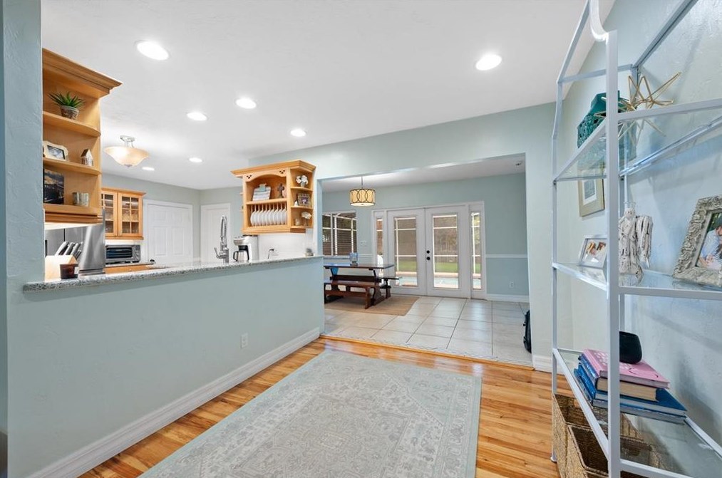 1071 45th Ave, Saint Petersburg FL  33703-3615 exterior