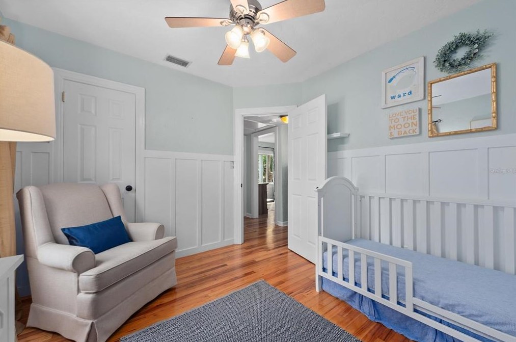 1071 45th Ave, Saint Petersburg FL  33703-3615 exterior