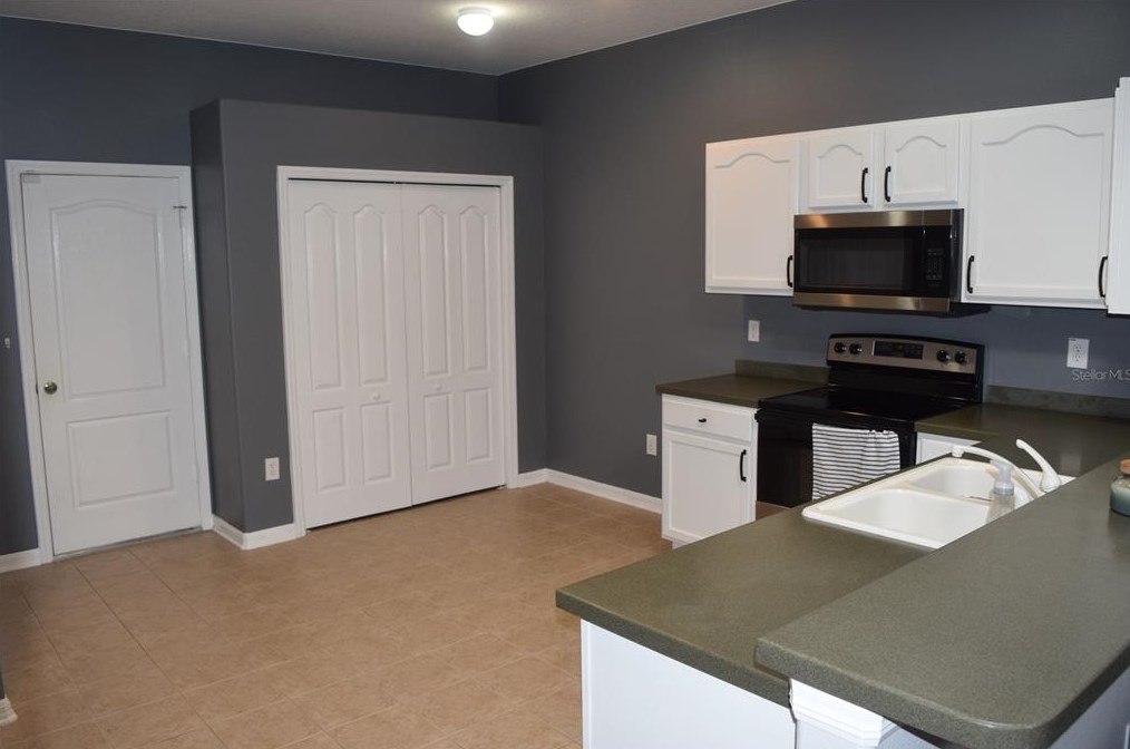 31836 Turkeyhill Dr, Zephyrhills FL  33543-7659 exterior