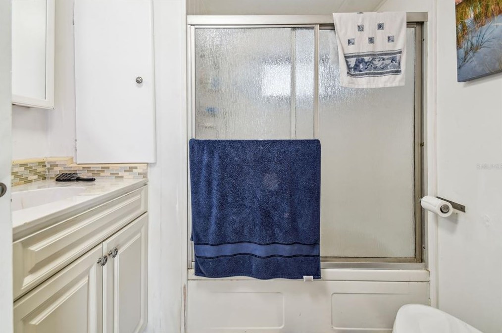 1151 Monaco Dr, Saint Petersburg FL  33702-1437 exterior