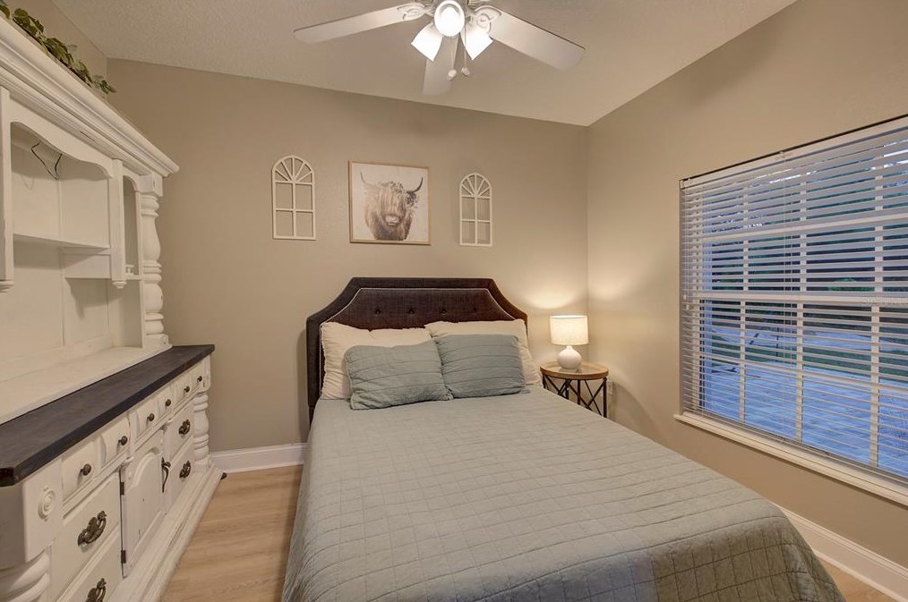 8033 Moonlight Ln, New Port Richey FL  34654-5433 exterior