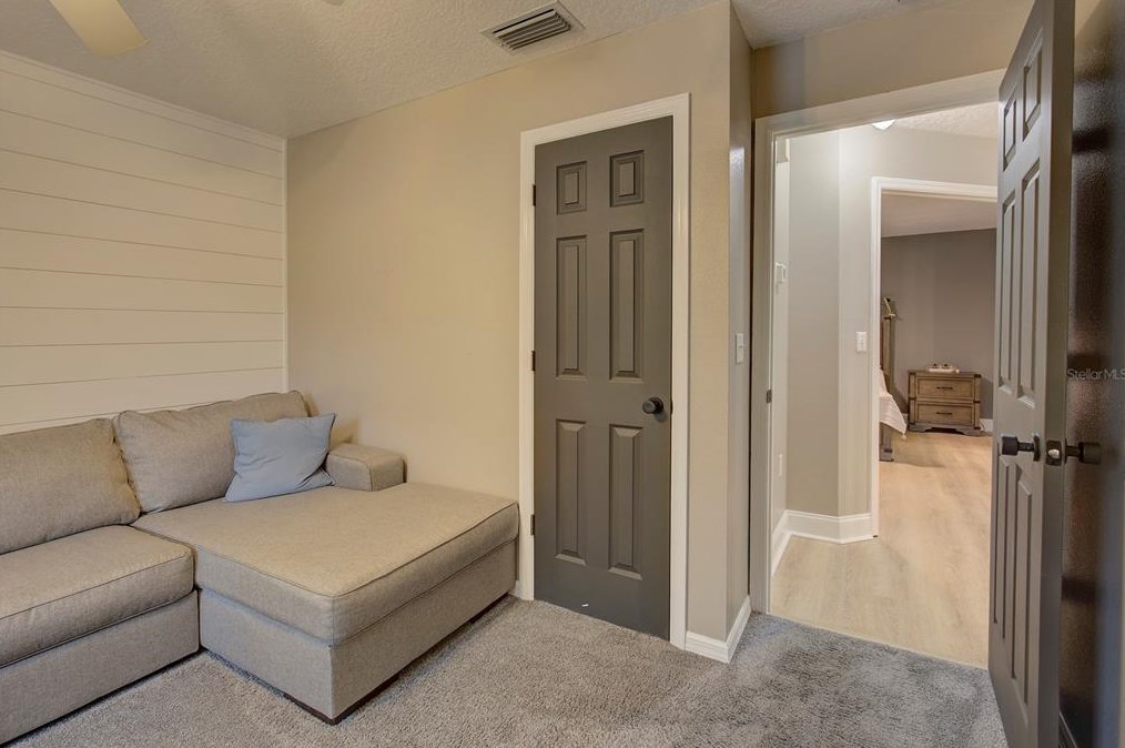 8033 Moonlight Ln, New Port Richey FL  34654-5433 exterior