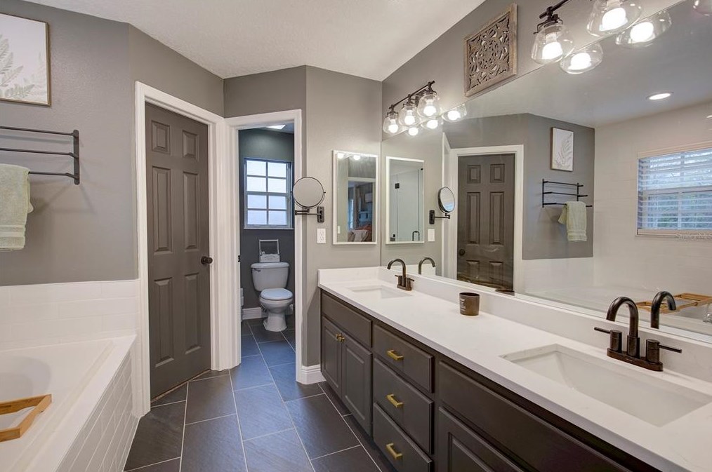 8033 Moonlight Ln, New Port Richey FL  34654-5433 exterior