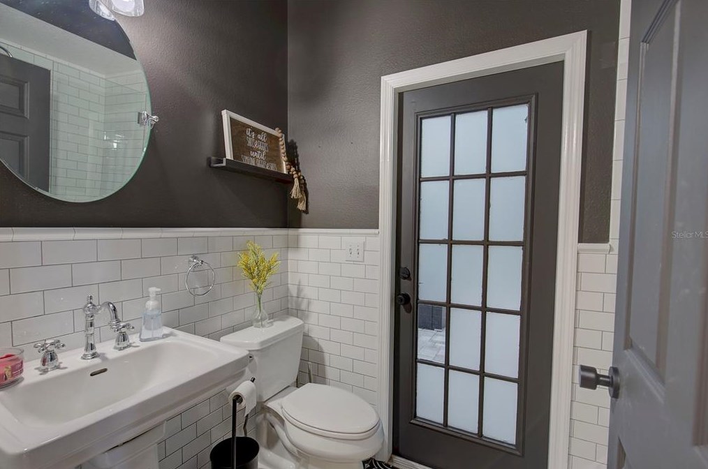 8033 Moonlight Ln, New Port Richey FL  34654-5433 exterior