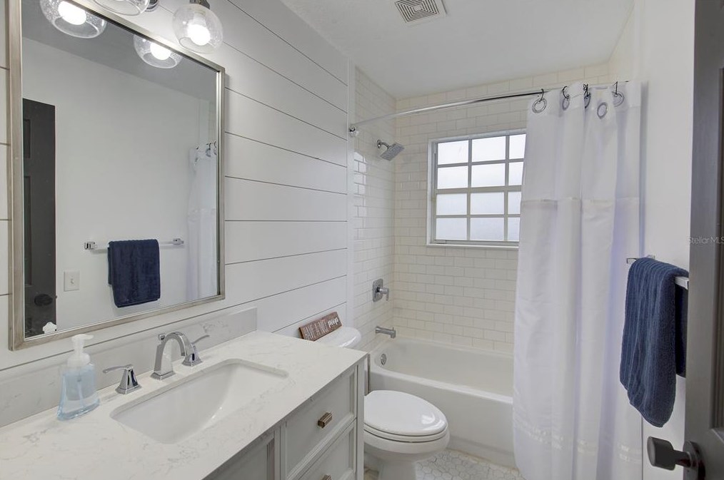 8033 Moonlight Ln, New Port Richey FL  34654-5433 exterior