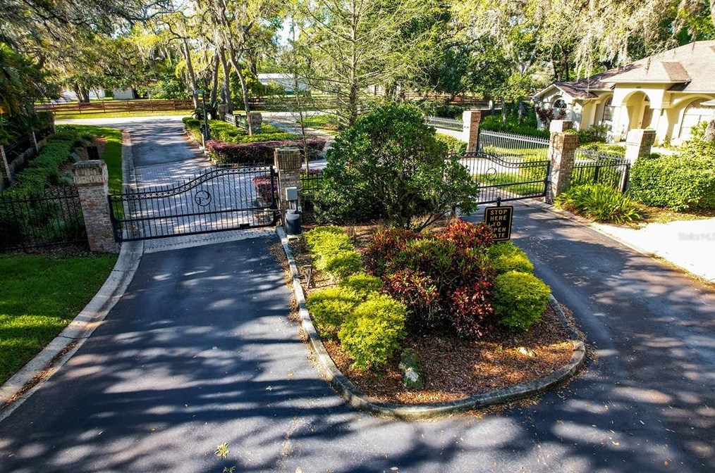 8033 Moonlight Ln, New Port Richey FL  34654-5424 exterior