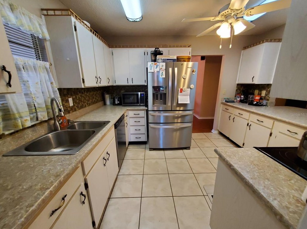 312 Stroll Ln, Ruskin FL  33573-6234 exterior