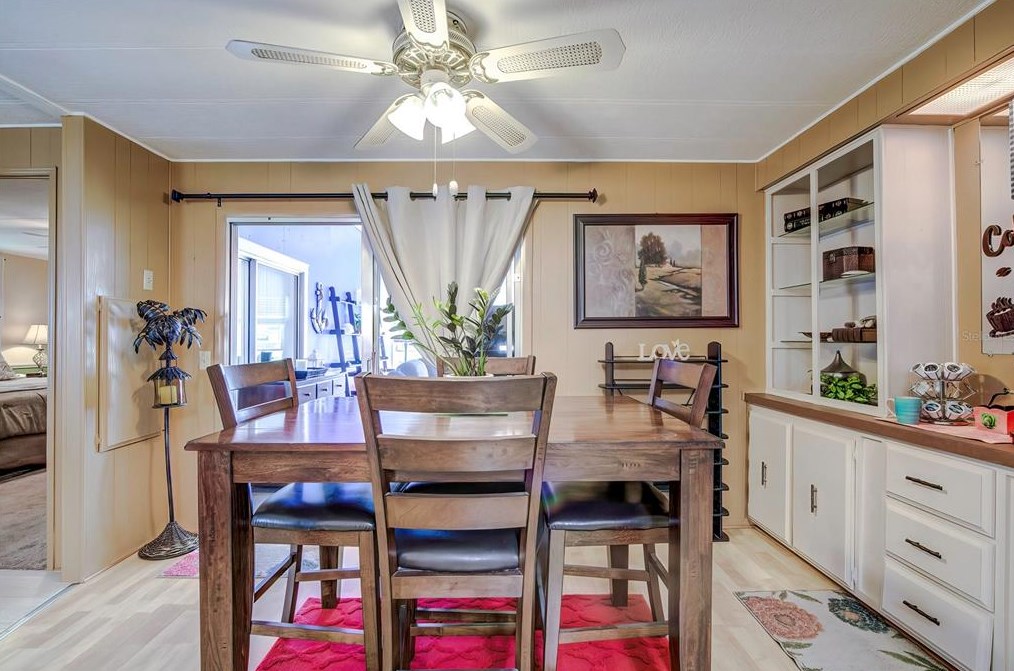 3112 Southport Dr, Tarpon Springs FL  34690-1945 exterior