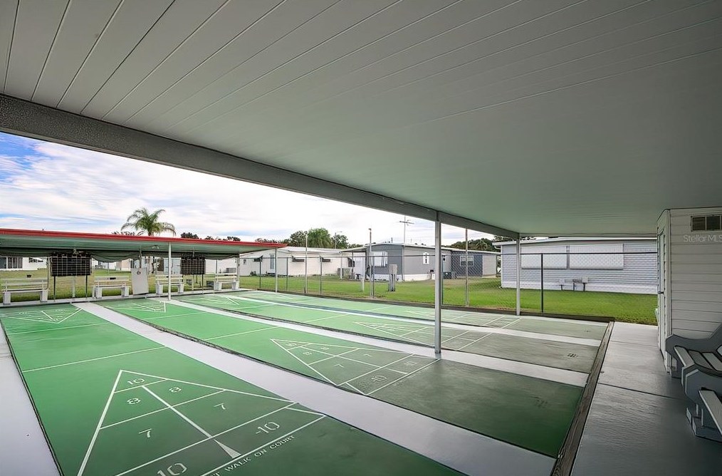 3112 Southport Dr, Tarpon Springs FL  34690-1945 exterior