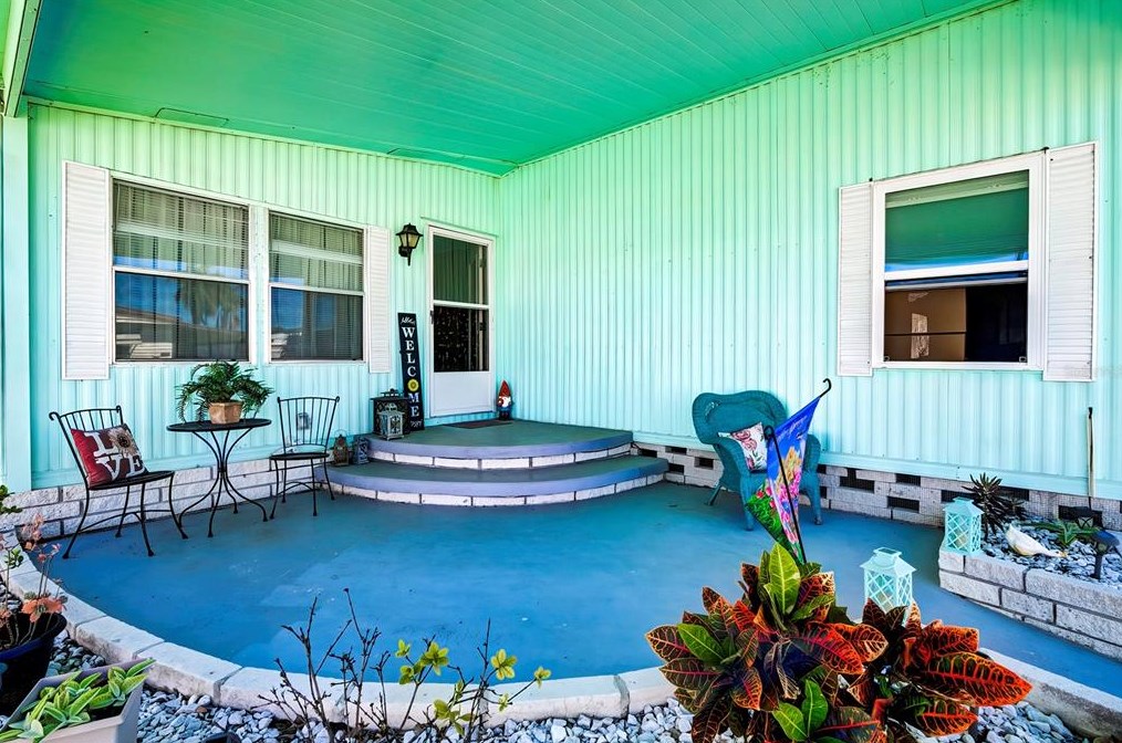 3112 Southport Dr, Tarpon Springs FL  34690-1945 exterior