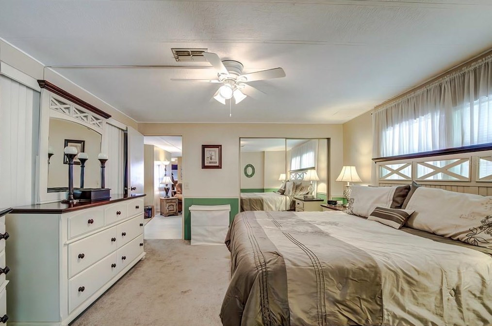 3112 Southport Dr, Tarpon Springs FL  34690-1945 exterior