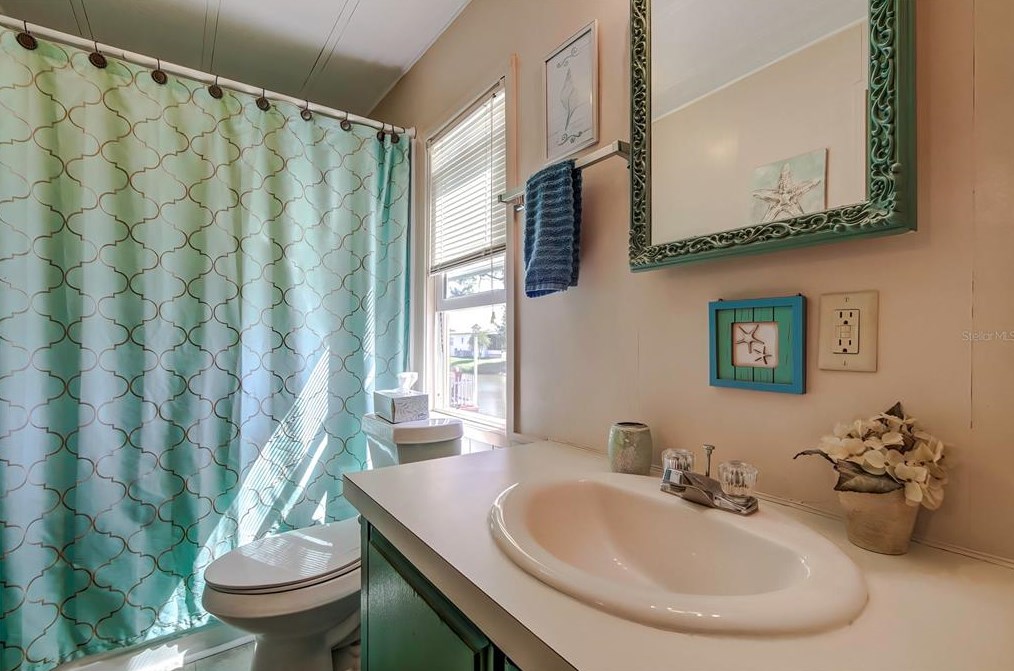 3112 Southport Dr, Tarpon Springs FL  34690-1945 exterior