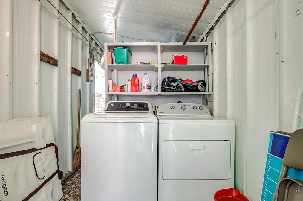 3112 Southport Dr, Tarpon Springs FL  34690-1945 exterior