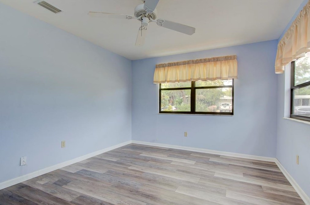 10514 52nd Ave, Saint Petersburg FL  33708-3312 exterior