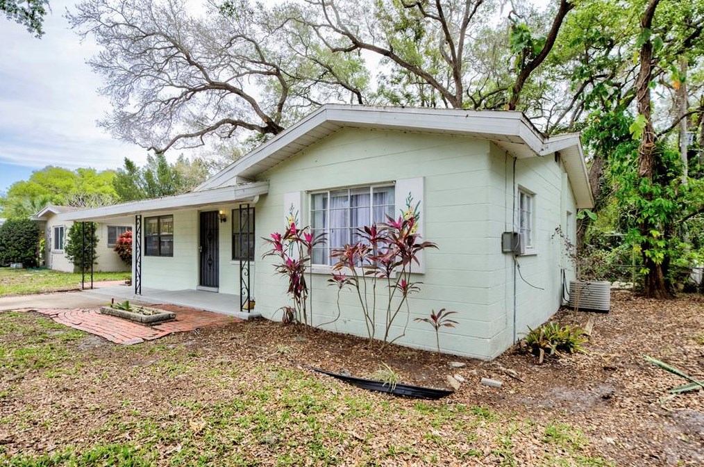 10514 52nd Ave, Saint Petersburg FL  33708-3312 exterior