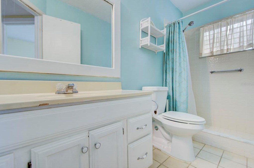 10514 52nd Ave, Saint Petersburg FL  33708-3312 exterior