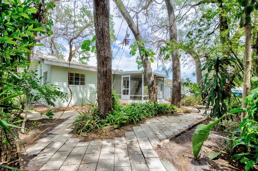 10514 52nd Ave, Saint Petersburg FL  33708-3312 exterior