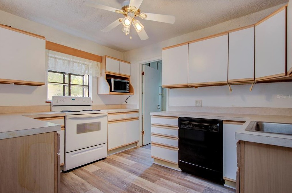 10514 52nd Ave, Saint Petersburg FL  33708-3312 exterior