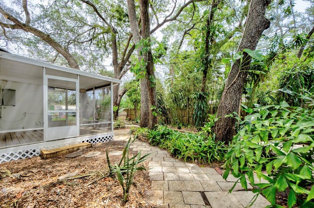 10514 52nd Ave, Saint Petersburg FL  33708-3312 exterior