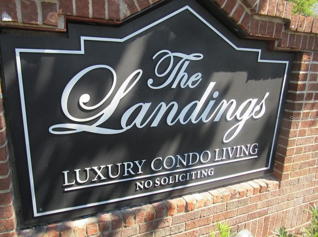 4107 Chatham Oak Ct, Tampa FL 33624-5131 exterior