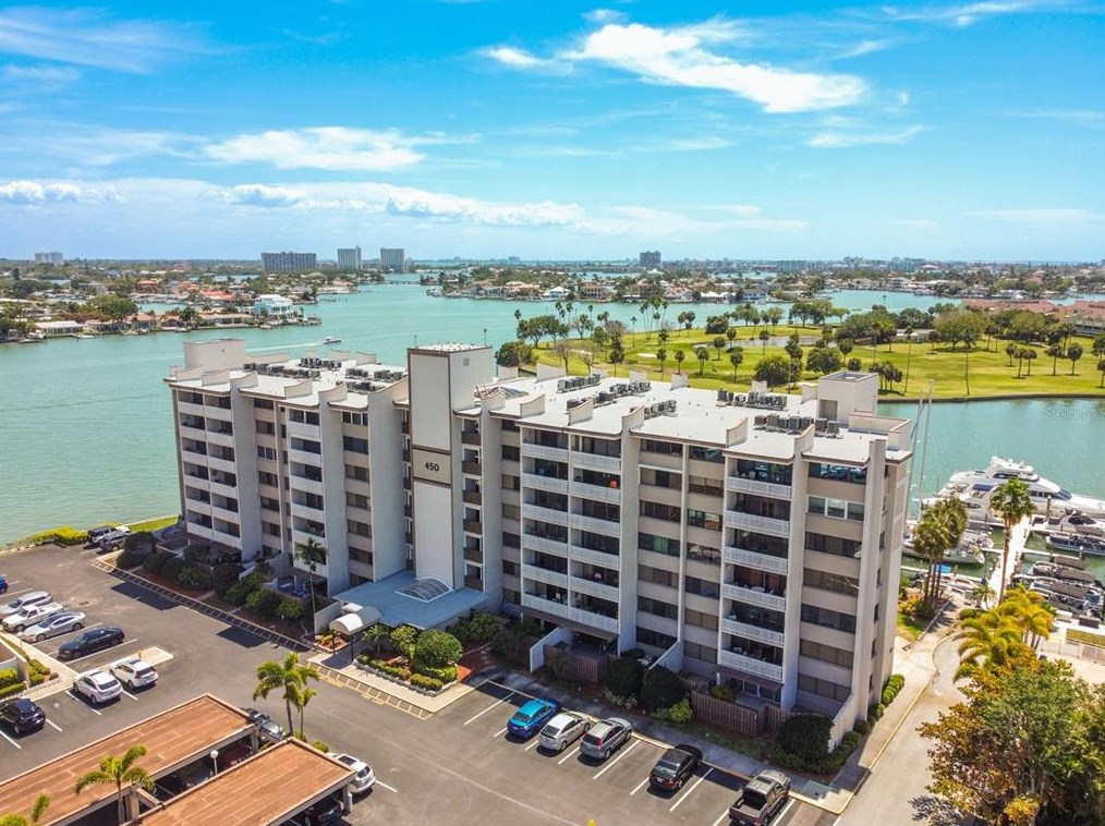 450 Treasure Island Cswy, Saint Petersburg FL  33706-1131 exterior