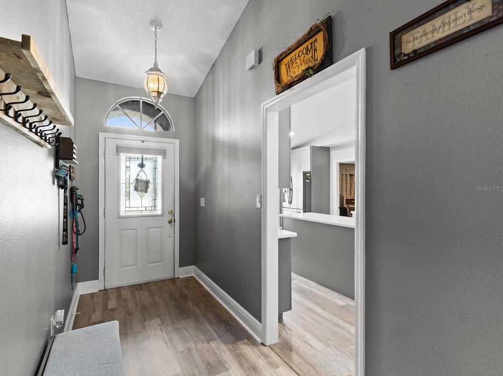 1409 Sunset Rd, Tarpon Springs FL  34689-2728 exterior