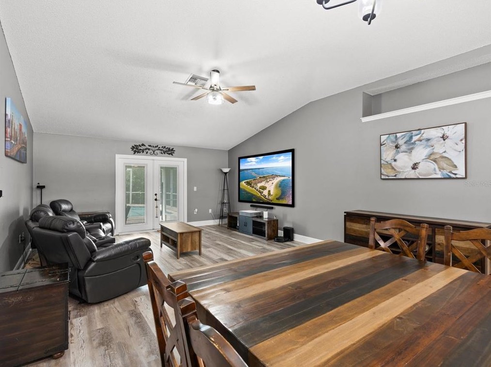 1409 Sunset Rd, Tarpon Springs FL  34689-2728 exterior