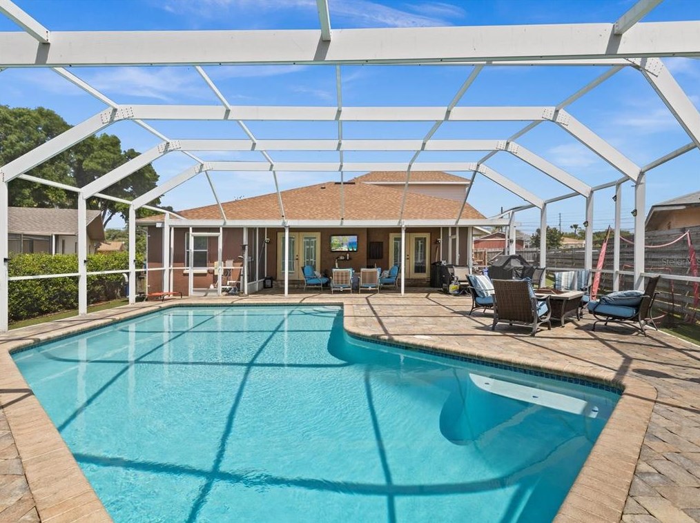 1409 Sunset Rd, Tarpon Springs FL  34689-2728 exterior