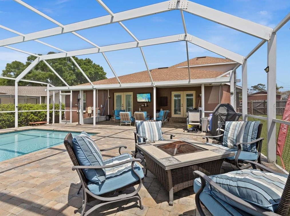 1409 Sunset Rd, Tarpon Springs FL  34689-2728 exterior