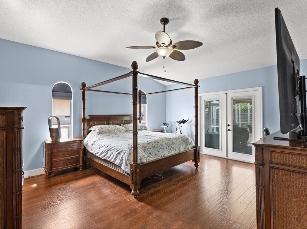 1409 Sunset Rd, Tarpon Springs FL  34689-2728 exterior