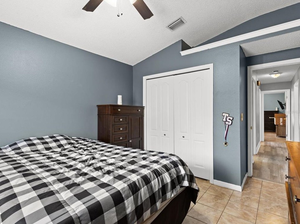 1409 Sunset Rd, Tarpon Springs FL  34689-2728 exterior