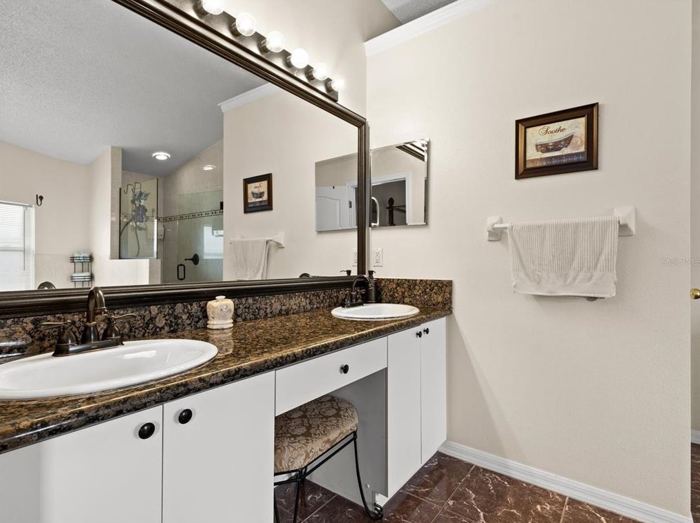 1409 Sunset Rd, Tarpon Springs FL  34689-2728 exterior