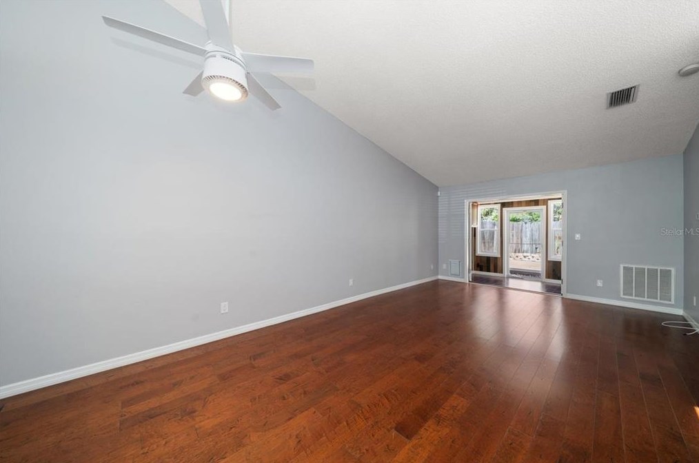 894 Jackson Ct, Palm Harbor FL  34683-6337 exterior