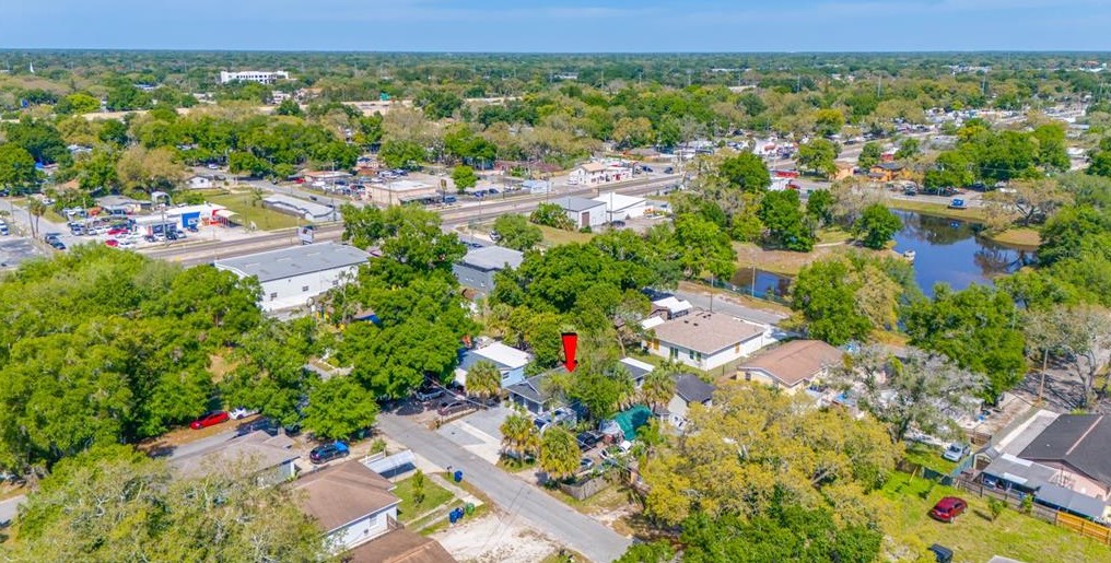 920 Castle Ct, Tampa FL  33612-8131 exterior